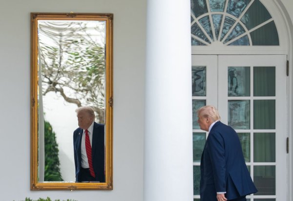 双融网 暂缓与普京会晤，特朗普对俄乌和谈态度再变